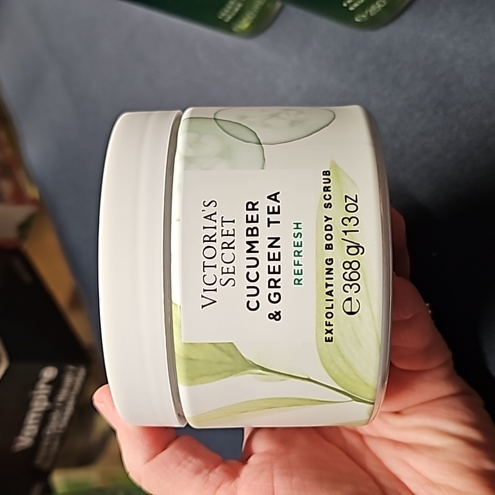 Victoria's Secret Cucumber & Green Tea Refresh Exfoliating Body Scrub New Sealed